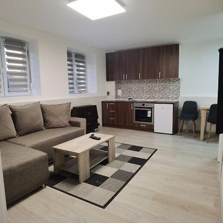 Kraguj Apartman 2 Крагуевац Экстерьер фото