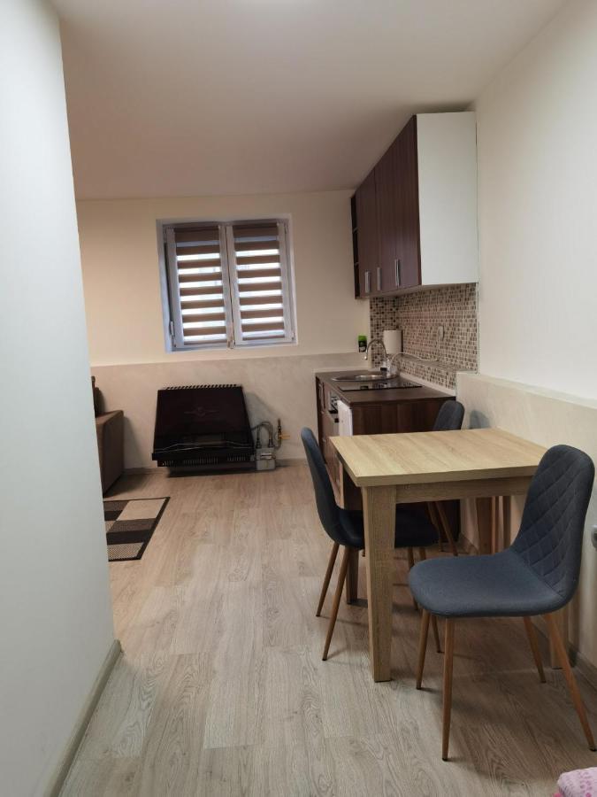 Kraguj Apartman 2 Крагуевац Экстерьер фото